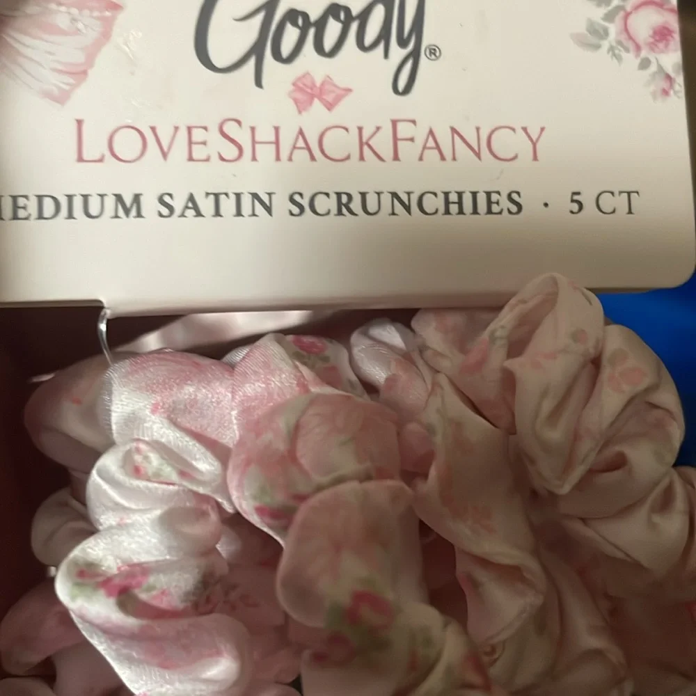 x LoveShackFancy Satin Hair Accessories Set - Pink 3 item bundle Price Firm - Picture 5 of 14